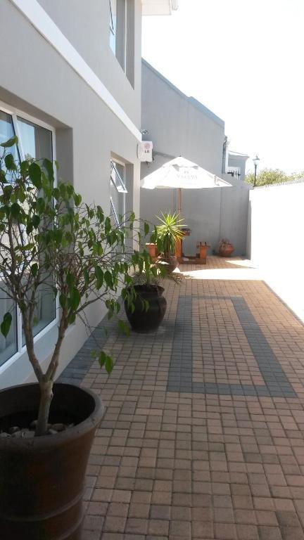 The Dondi Lodge Port Elizabeth Exterior foto